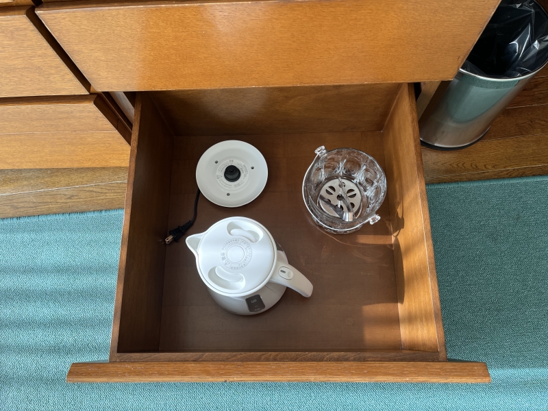 トップフロア「ライティングデスク(引き出し)」(撮影:2025年11月)