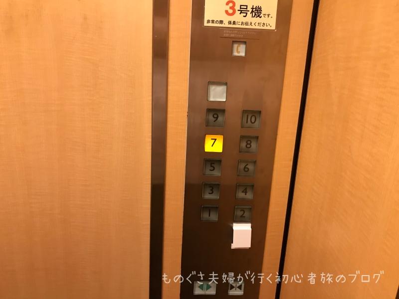 エレベーター（内側）