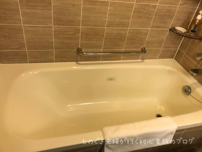 『沖縄ハーバービューホテル』8F「クラブツイン」バスルーム