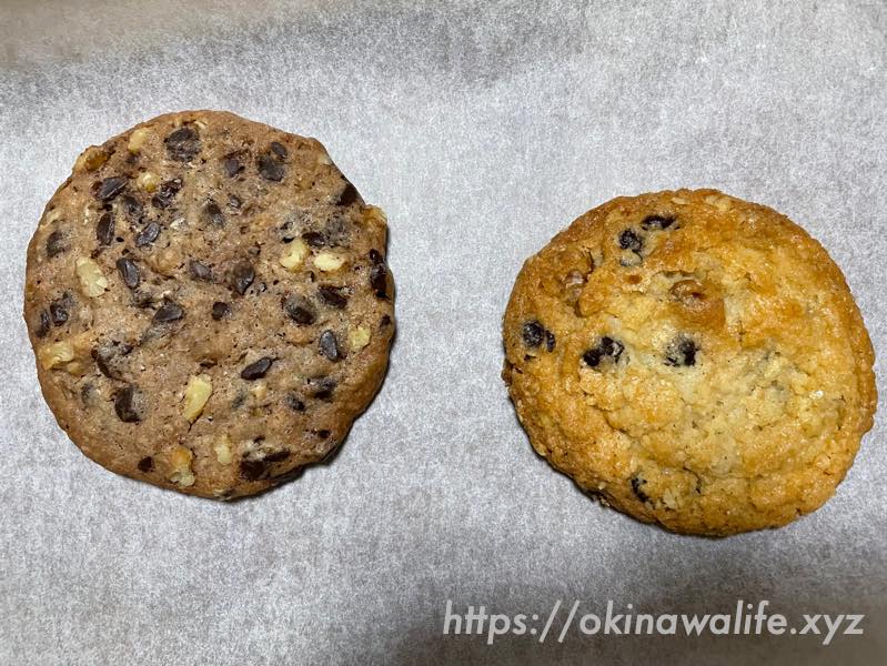 新型コロナウィルス感染症対策で非常事態宣言期間中と解除後のチョコチップクッキーを並べた写真。